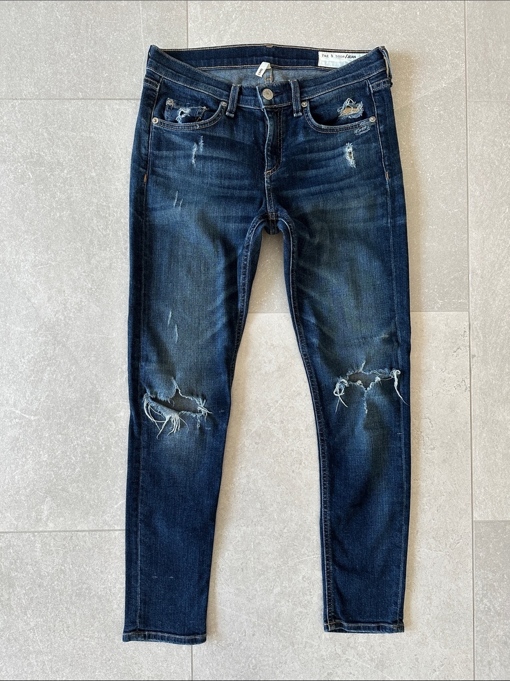 ** Rag & Bone Women’s Skinny Jeans - 26 **